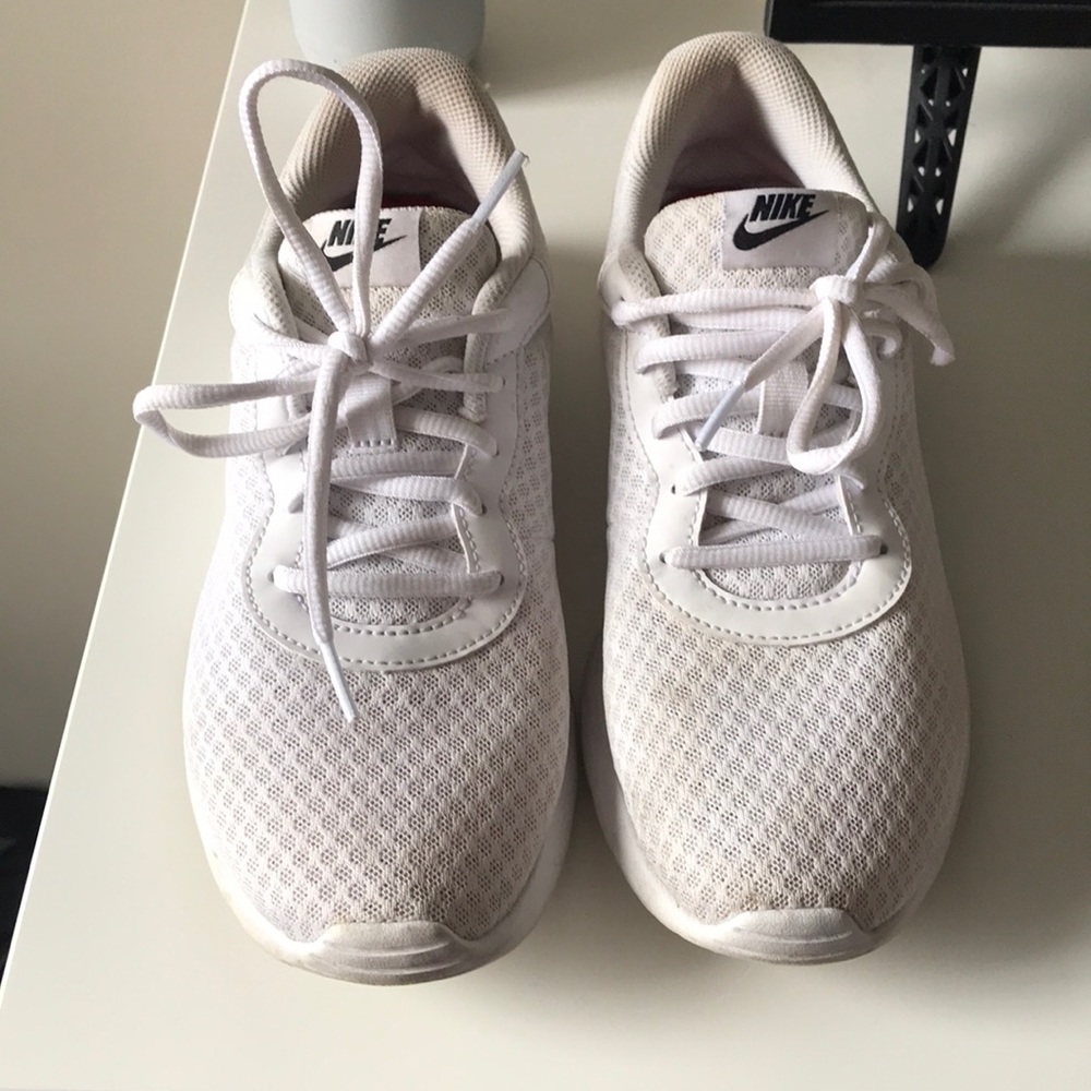 Nike tennis shoes